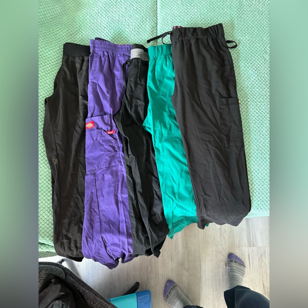 Assorted scrub pants